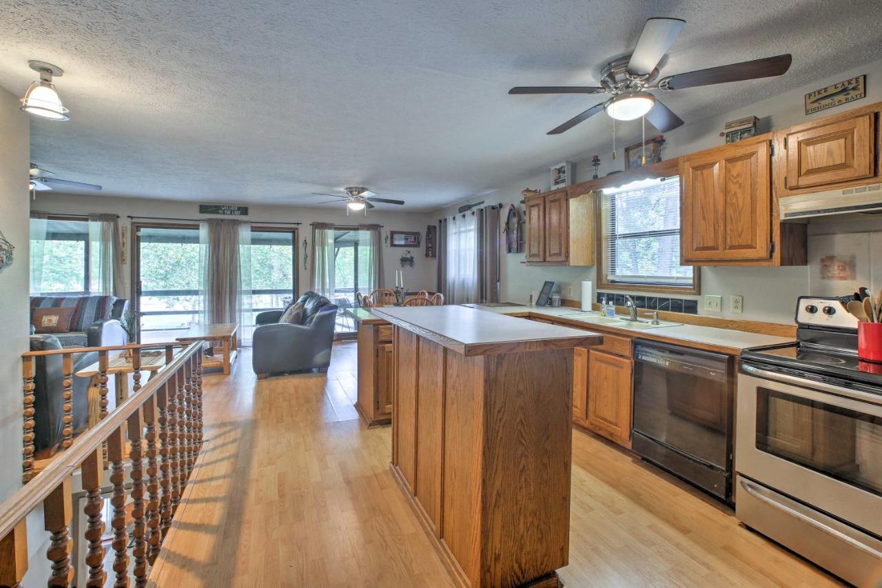 Lakefront Table Rock Home With Fire Pit! Golden Екстериор снимка