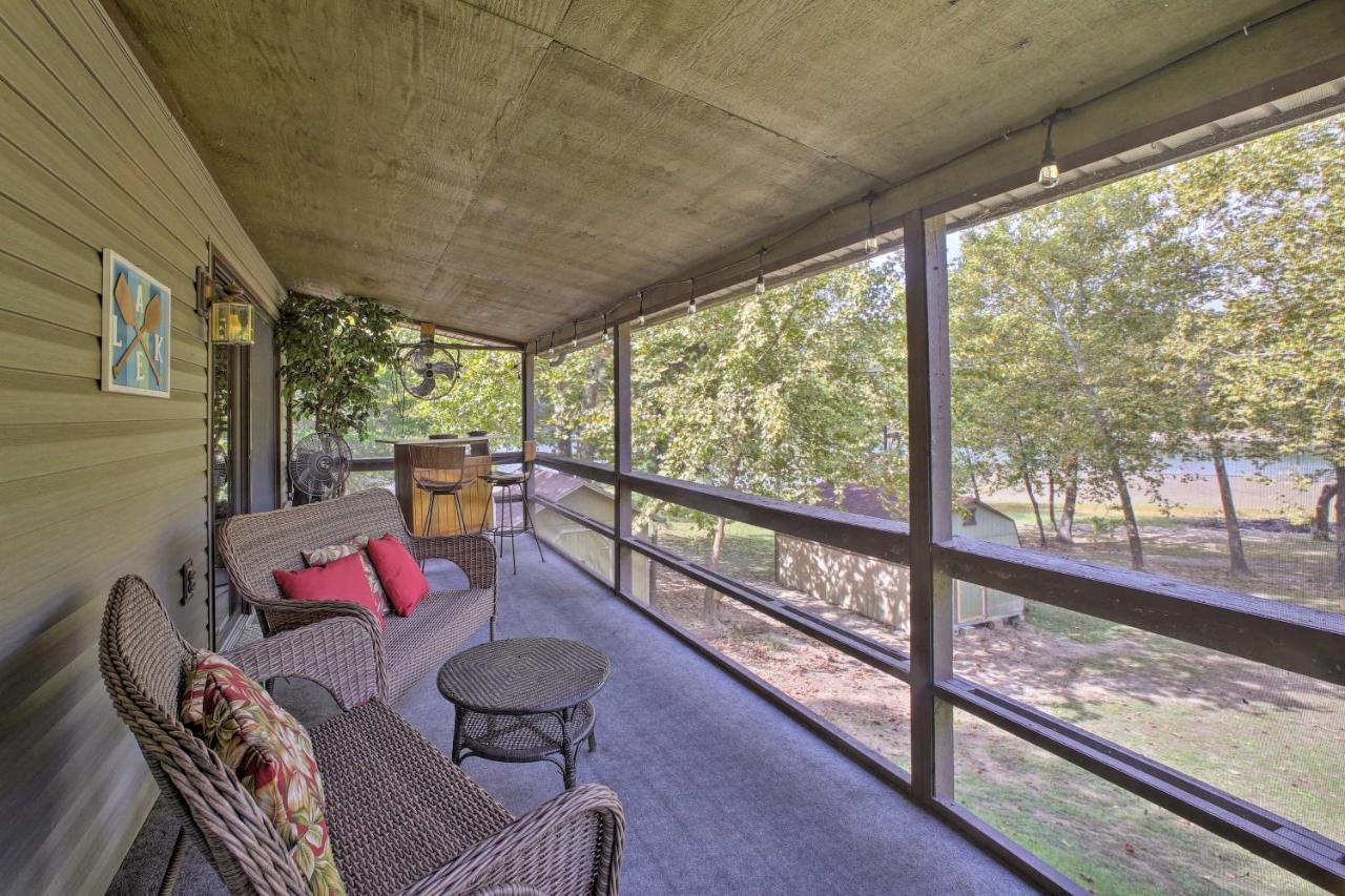Lakefront Table Rock Home With Fire Pit! Golden Екстериор снимка