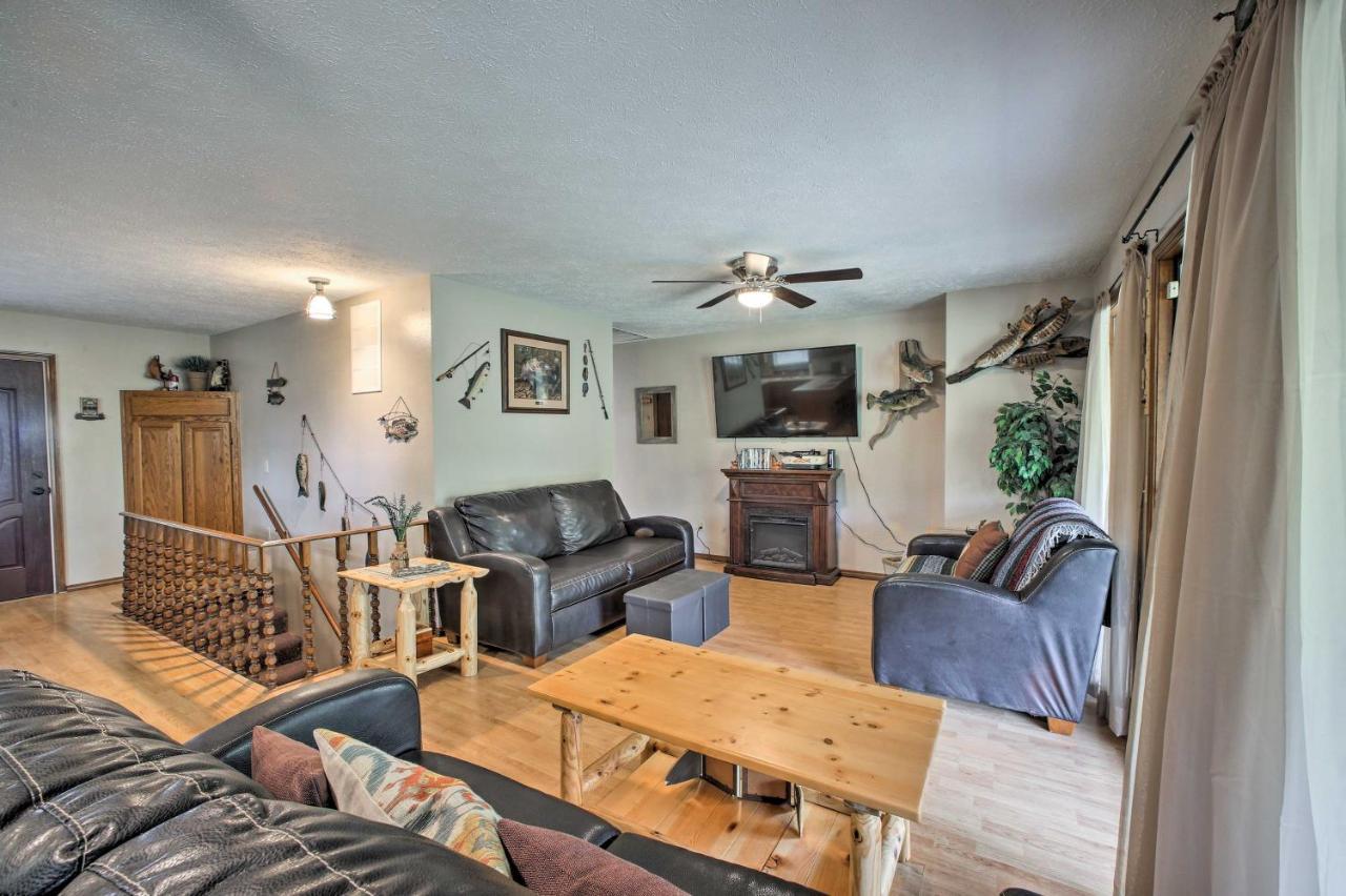Lakefront Table Rock Home With Fire Pit! Golden Екстериор снимка