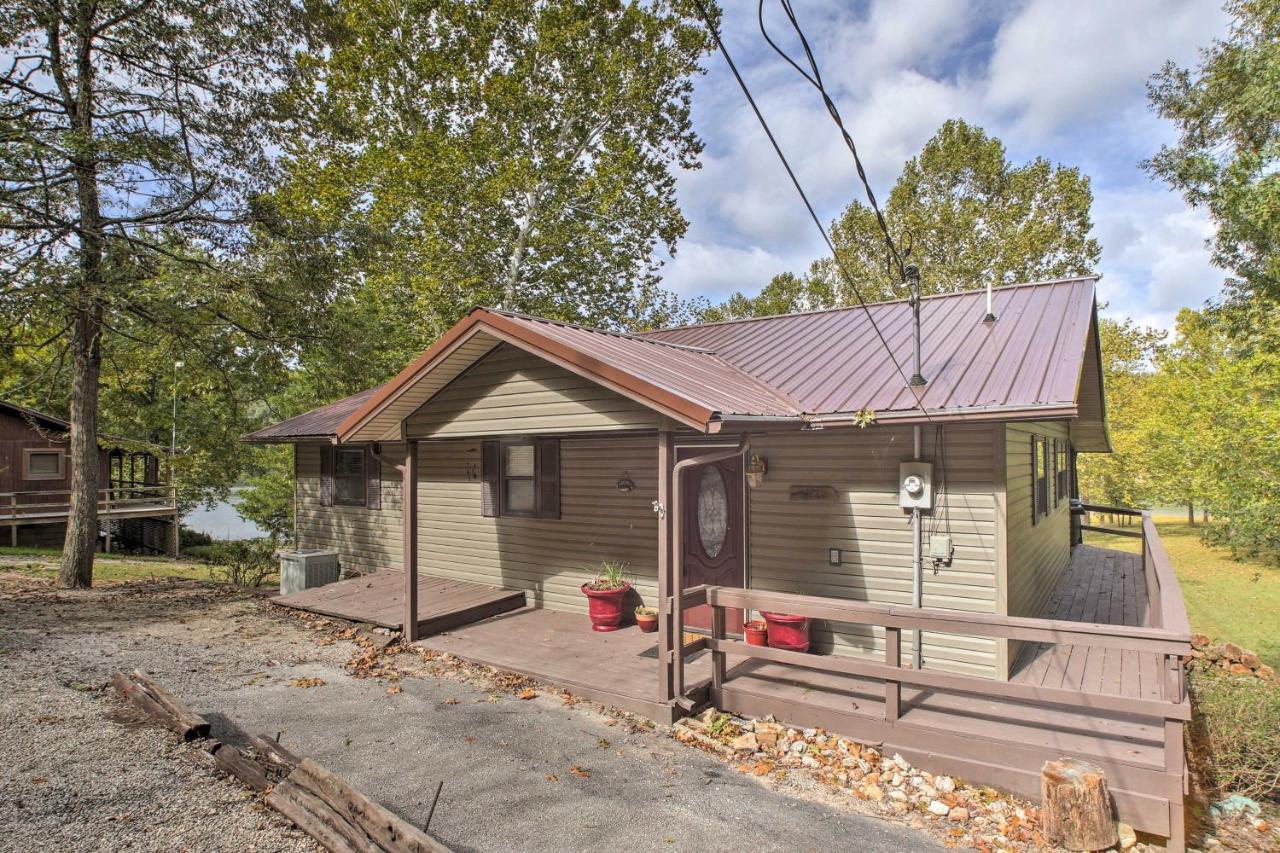 Lakefront Table Rock Home With Fire Pit! Golden Екстериор снимка