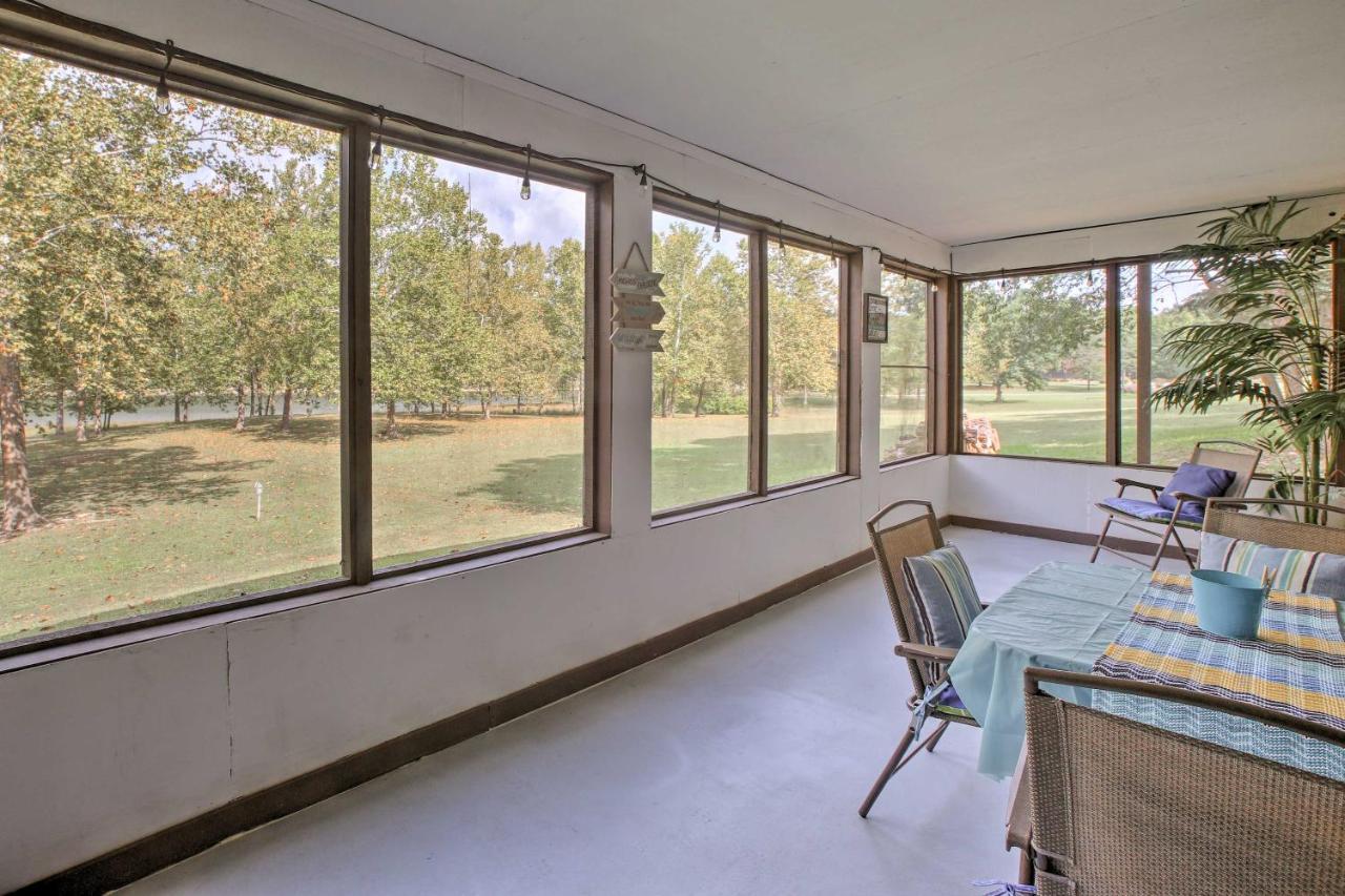 Lakefront Table Rock Home With Fire Pit! Golden Екстериор снимка