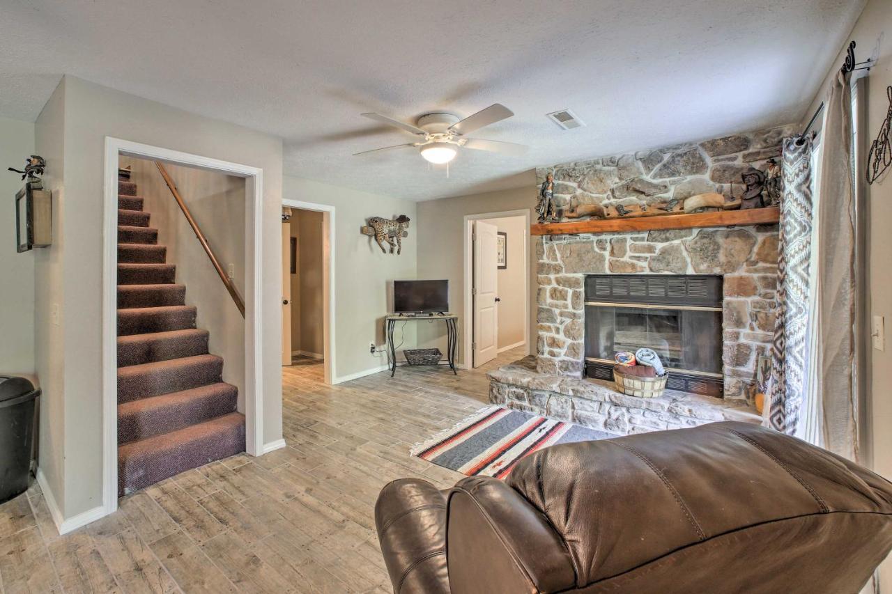 Lakefront Table Rock Home With Fire Pit! Golden Екстериор снимка